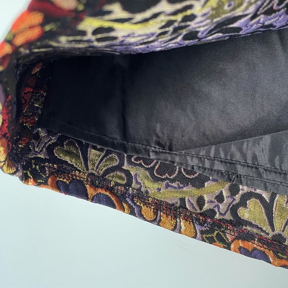 Simons mini floral skirt with shimmer gold details size M - Picture 5 of 5